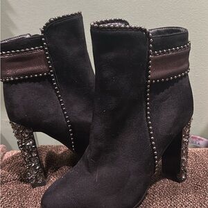 Nancy Li Black Suede Crystal Studded Embellished Heeled Ankle Boots Size 6